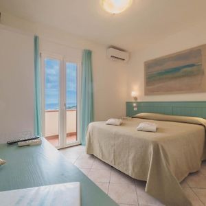 Camera con letto queen size